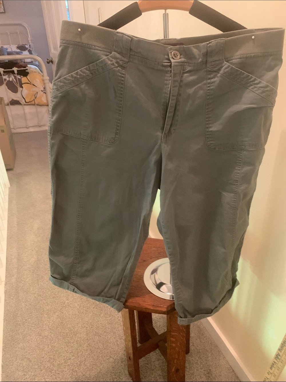 Gloria Vanderbilt Light Olive Green Women's Pants